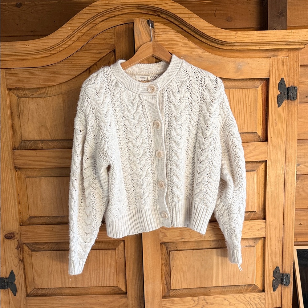 Mod Ref Cream Cable-Knit Button Cardigan